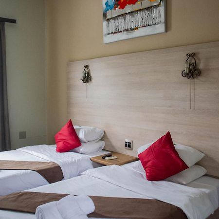 Minen Hotel Τσουμέμπ Εξωτερικό φωτογραφία