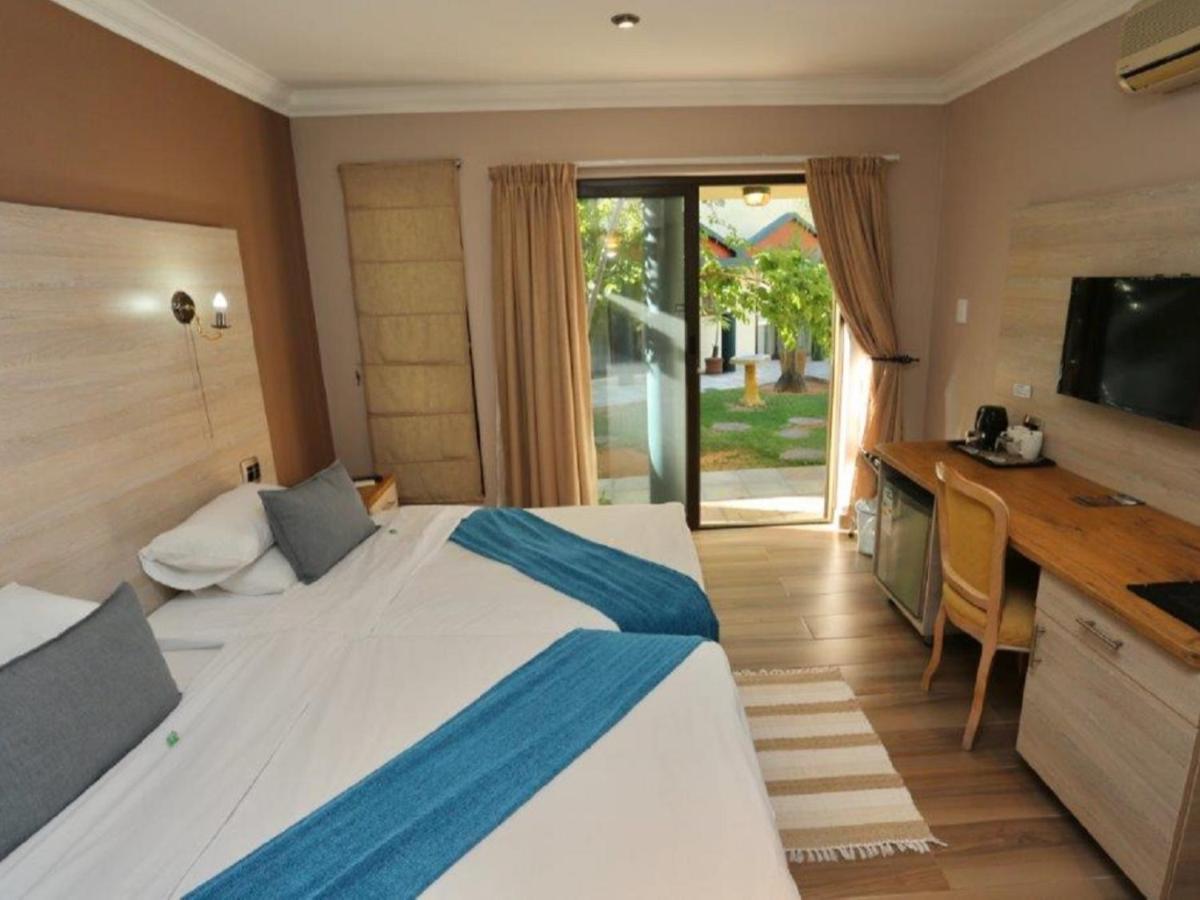 Minen Hotel Τσουμέμπ Εξωτερικό φωτογραφία