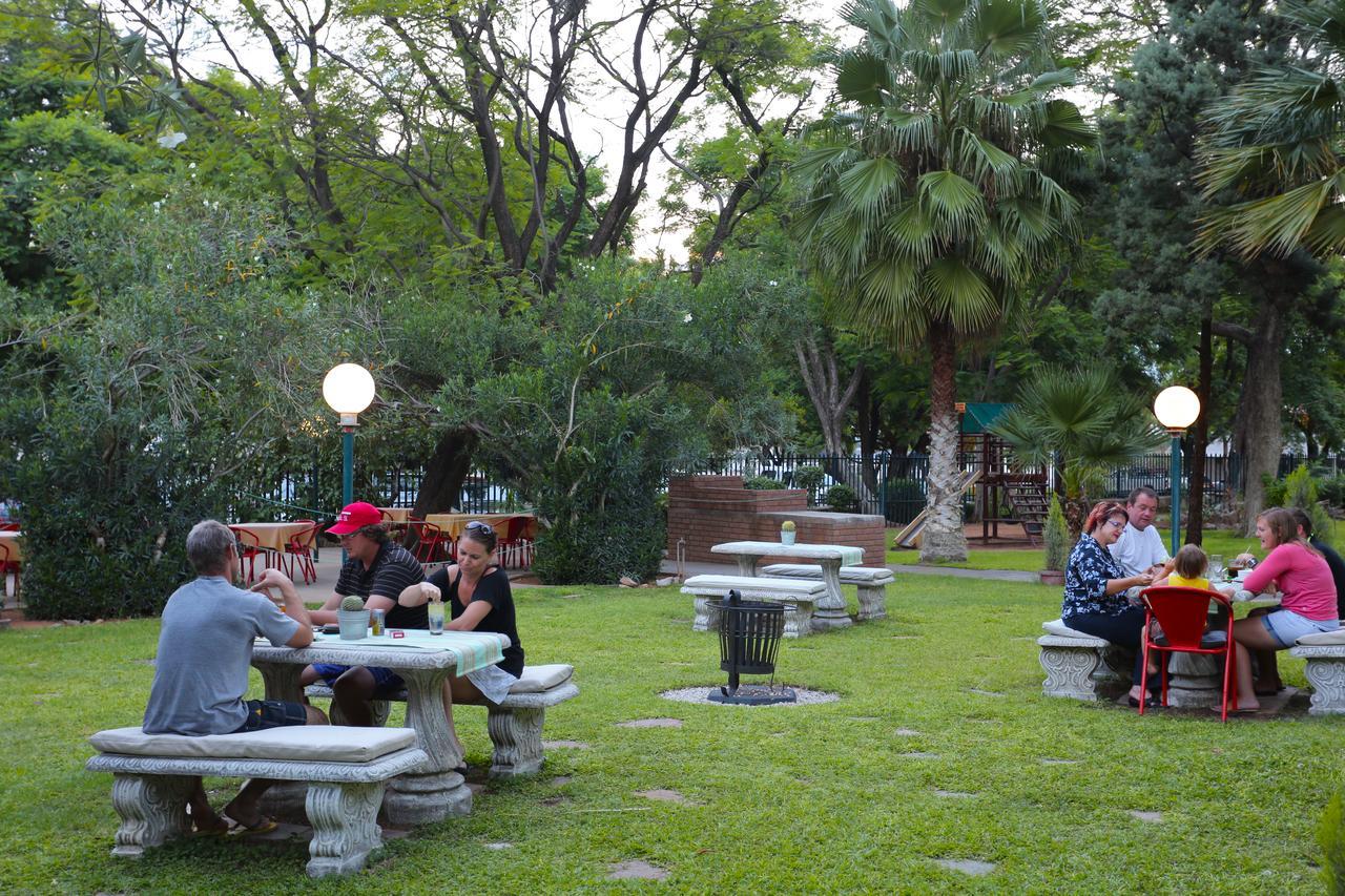 Minen Hotel Τσουμέμπ Εξωτερικό φωτογραφία
