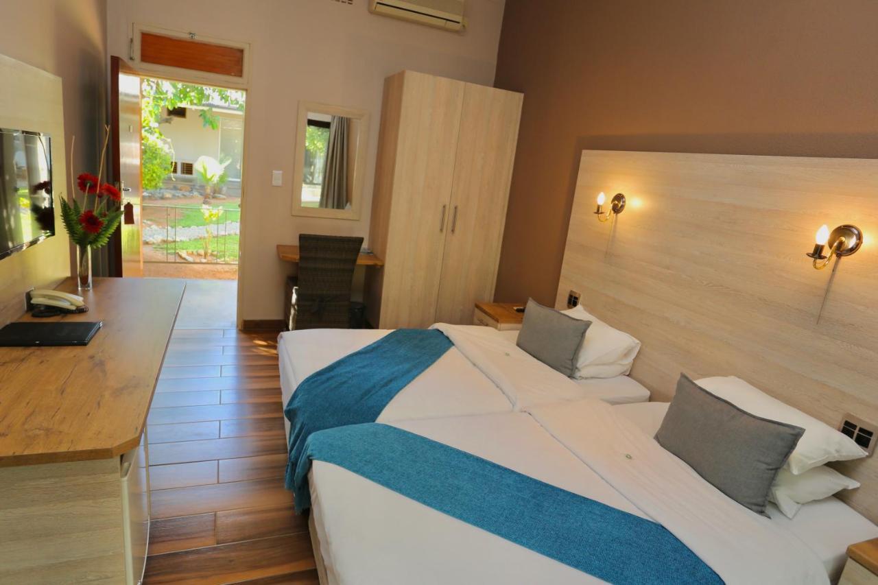 Minen Hotel Τσουμέμπ Εξωτερικό φωτογραφία