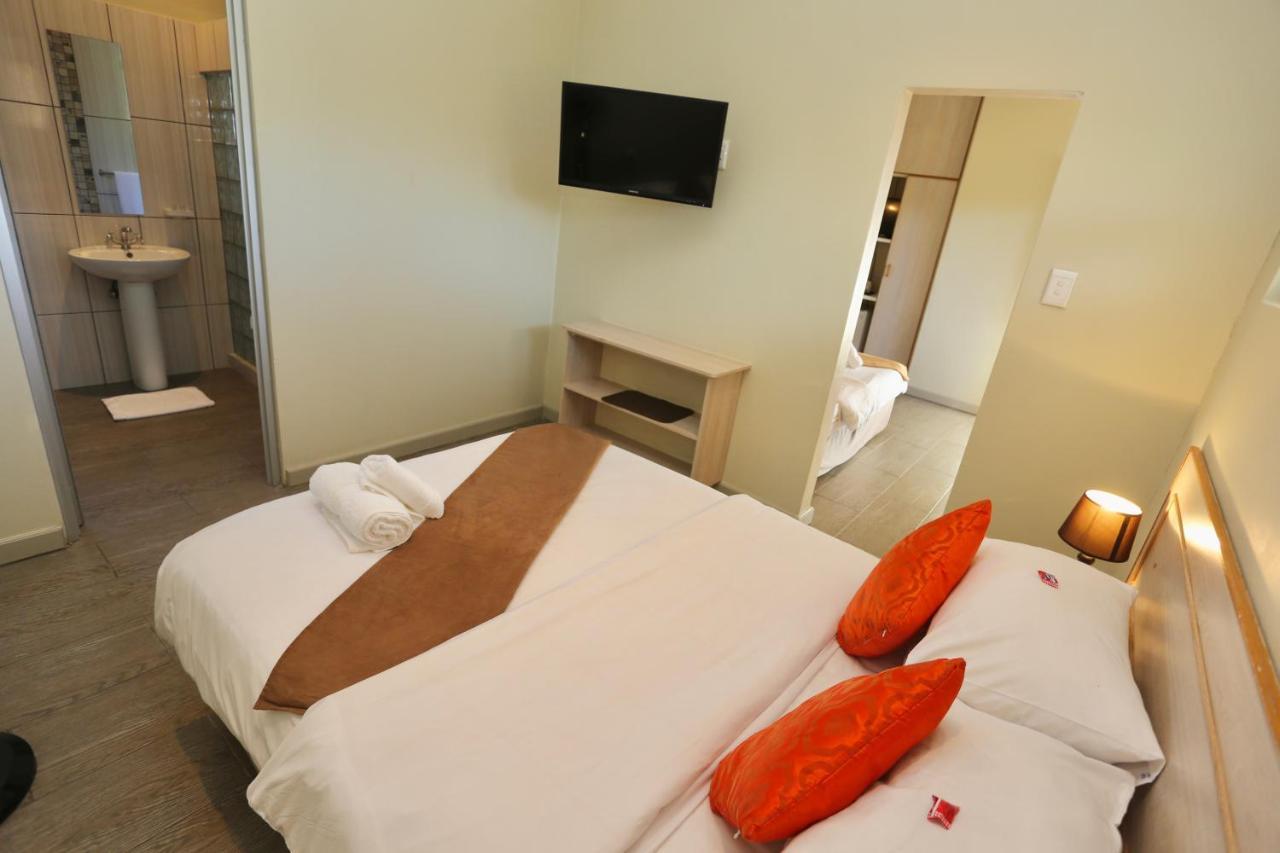 Minen Hotel Τσουμέμπ Εξωτερικό φωτογραφία