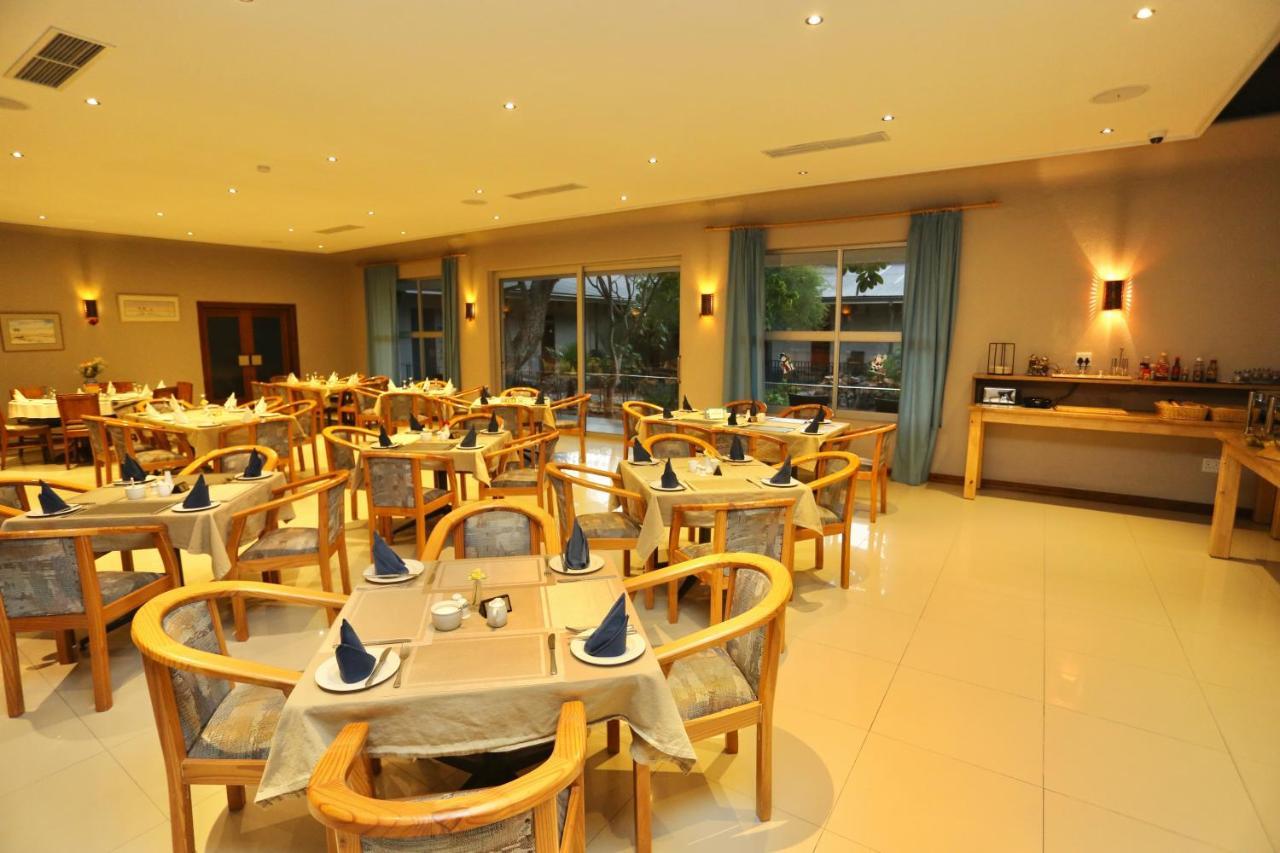 Minen Hotel Τσουμέμπ Εξωτερικό φωτογραφία