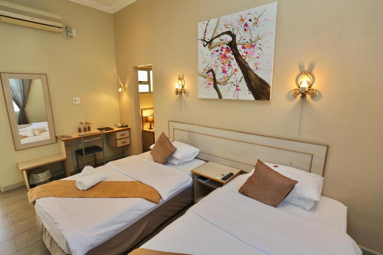 Minen Hotel Τσουμέμπ Εξωτερικό φωτογραφία